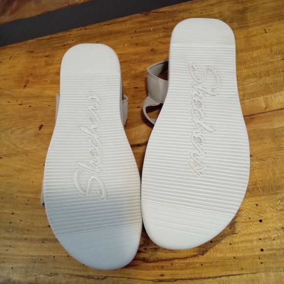 Skechers Cali Lifted Comfort Stylish Light Gray Sandals Size 8 - Picture 10 of 10